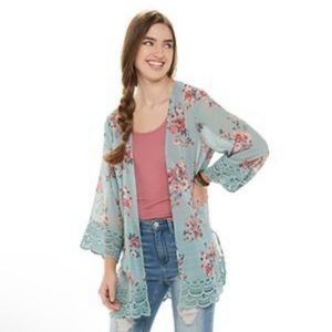 Rewind Floral Kimono Pullover Shall Lace Detail - Size S